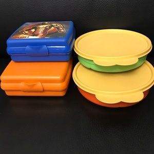 Tupperware Set of 4 snacks/ sandwiches boxes with lid. Mint!